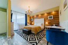 Romantic Jacuzzi Chic Apartment - Image 5