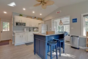  Cozy Waterfront cottage with Private dock- dog friendly!   - Image 3
