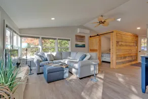  Cozy Waterfront cottage with Private dock- dog friendly!   - Image 2