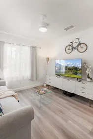CasitaBungalow | Fully Stocked | 90 walkscore - Image 3