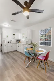 CasitaBungalow | Fully Stocked | 90 walkscore - Image 4
