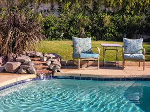 Sunny vacation home w/ private pool - Image 3