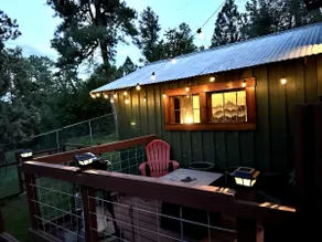 Romantic Getaway! Fireplace fire pit-fenced yard!* - Image 5