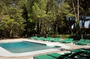 Great luxury at the foot of the Chateau - Image 4