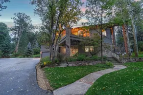 Contemporary Mtn 4BR + Hot Tub & Fire Pit & Views - Image 3