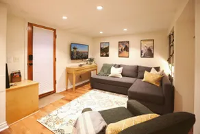The Burrow: spacious, quiet & free bus pass - Image 2