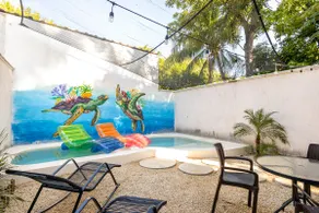Pool-King bed-Parking-Washer-Dryer. - Image 2