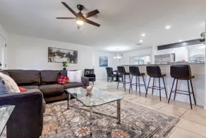 Island Vacation Home/ Minutes from the Beach! - Image 2