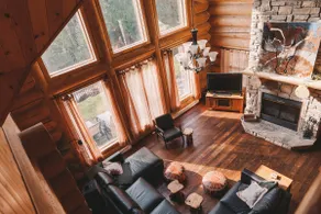 Log Chalet: Pool, Hot Tub, Sauna & Lake Access - Image 2