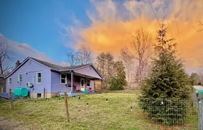 Giggling Creek Cottage - BedJet! King Sized! Gazebo, 45 Acres, Arcades, AND MORE! - Image 2