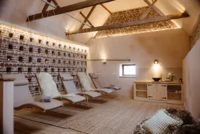 Cosy Cottage with Spa, Catering, Nature Reserve Walks, Large Garden, Free Parking - Self Checkin - Image 4