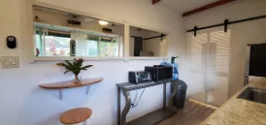 Leilani House - Private Guest House ”Thrall Room” - Image 3