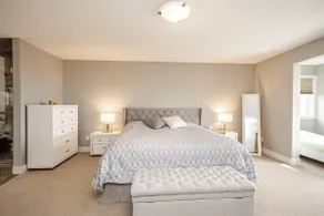 10 Acre Luxury Rosehill Estate:Heated Indoor Pool/Sauna/Hottub/Lakeview - Image 5