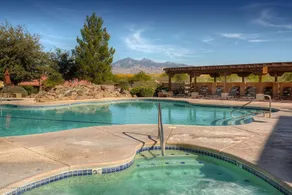 Charming 2BR-2.5BA Townhome- Access to Pool, Hot Tub & Gym - Image 5