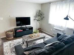 The Congress Park Retreat – 1BR Near Cherry Creek - Image 2