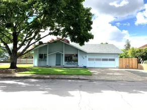 Mid-Mod Home w/Garage - 14 Min to Autzen/UO - Image 2