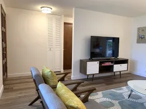 Mid-Mod Home w/Garage - 14 Min to Autzen/UO - Image 5