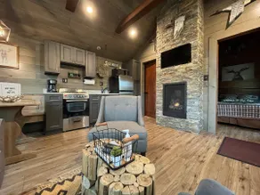 ”Cottage 4th Lake” at The Lakes Cottages - Image 4