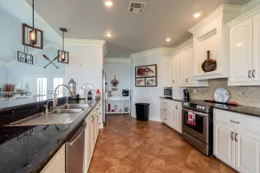 MODERN WATERFRONT Lake House, near casinos - Image 2