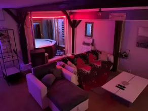 Entire place, Jacuzzi and Sauna - Image 2
