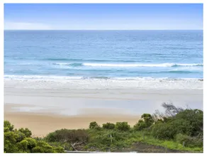 Surf Shack - Beach Front - Image 4