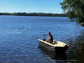 White Pines Cabin: Ideal Location for Family, Fishing & Fun~Inc. 12 boats+motor! - Image 5