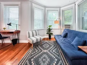 (F21) Cozy Retreat in Fenway, Guests Favorite! - Image 4