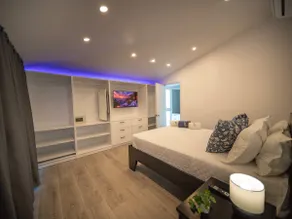 3BR Luxury Penthouse, 300m From Beach - Image 3