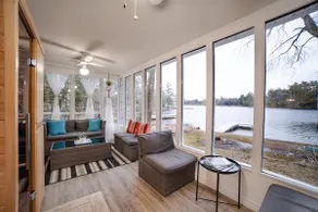 Muskoka Waterfront Cottage - HOT TUB & SAUNA - Image 3