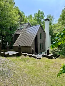 Sunny Mtn Chalet w/Hot Tub, Sauna & Hiking Trails - Image 3