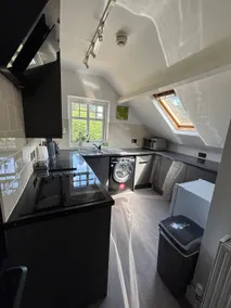 Pristine 2 bedroom apartment with off street parking - Image 5
