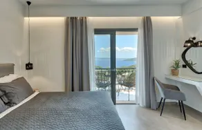 Marea Luxury Suites - Image 3