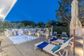 Soso's Garden Villa with Private Pool - Image 2