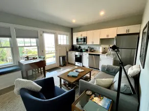 Downtown Waterfront Escape: Views, Parking & Deck! - Image 5