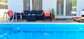 Bella Ciao holiday house with heated pool - Image 4