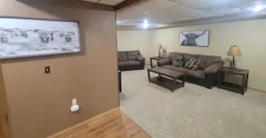 The Log Cabin - Image 5