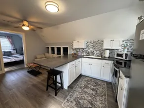 Romantic Retreat for Two + Pup Near TC and Dunes - Image 3