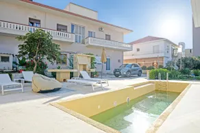 Mpoulakis Apt 64 con una piscina intorno nella posizione più comoda - Image 2