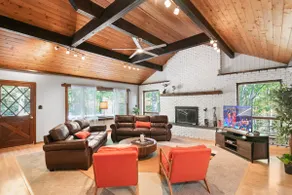 Huge 17 Bed Entertainers Retreat - Image 2