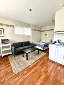 Lakeside Suite with Dock Access - Image 2