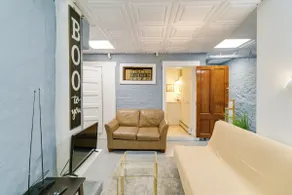 Skip hotels, stay at a home apartment - Image 4