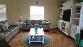 Stylish 2 bedroom home Steps from private beach - Image 4