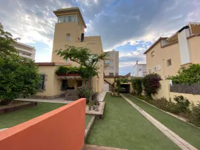 Fabulous downtown apartment, 30m from the beach. - Image 2