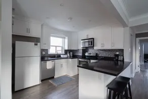 Renovated 3BR Bungalow · Toronto + Parking - Image 3