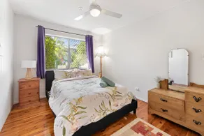 Beautiful 2 bedroom unit in prime location! - Image 5