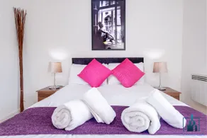 Modern 2 Bed Apartment - Smart TV - WIFI - Image 3