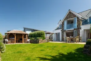 Large Family House Right By The Beach on Treyarnon Bay - Image 2
