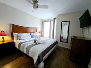 King Bed First Floor Disney Universal Family Condo - Image 2