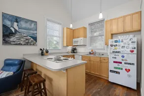 Private 2BR Loft w/ Ping Pong & No Checkout Chores - Image 4