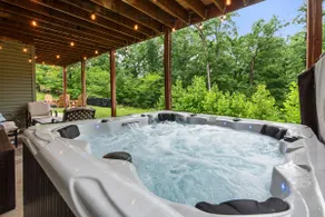 Innsbrook Luxe Escape - Spacious Retreat, Hot Tub - Image 2